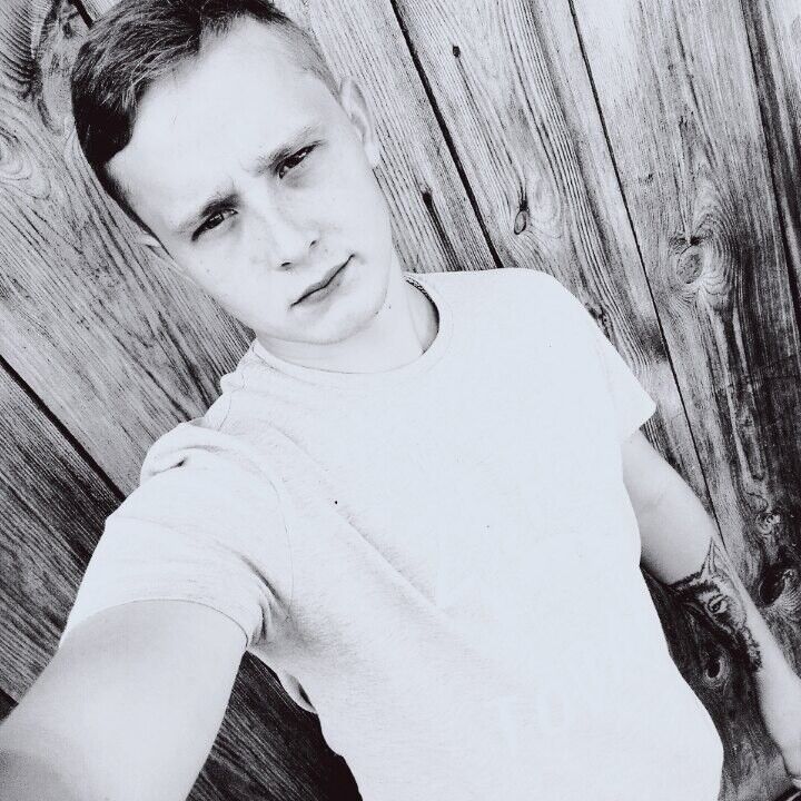  14353716  Alex, 27 ,    