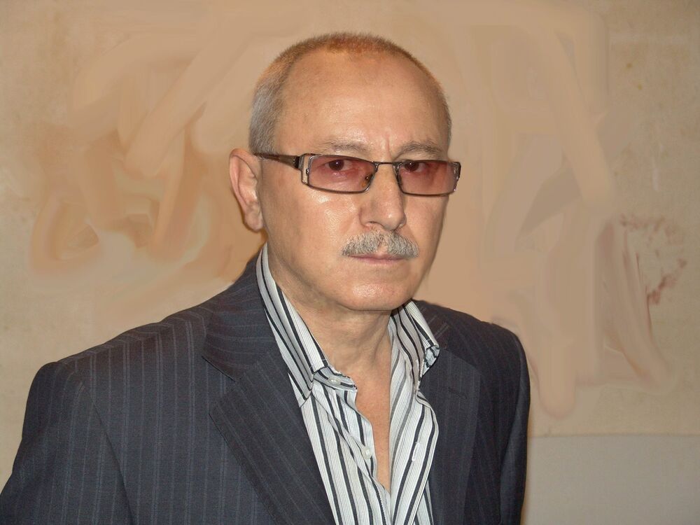  38455976  Kazbek, 74 ,    