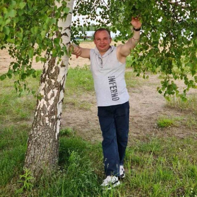  54005596  Alexander, 44 ,    -