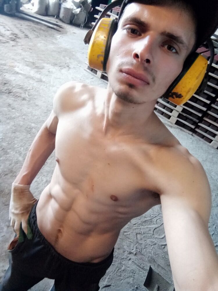  21121836  , 28 ,    