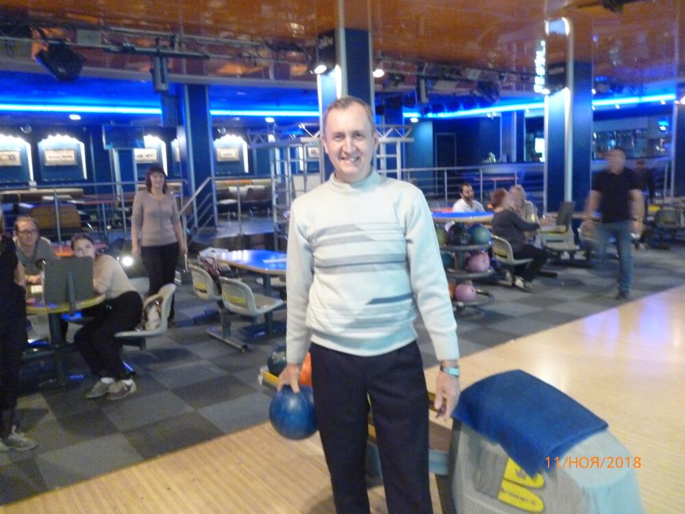  40100526  Leonid, 60 ,    