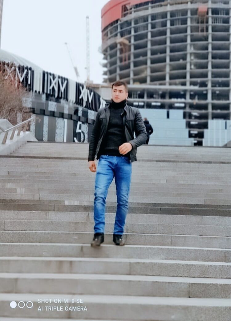  37675246  Kamil, 27 ,    