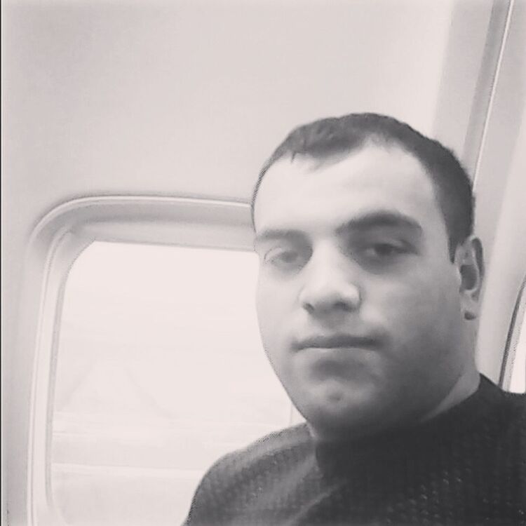  ,   Alik, 32 ,  