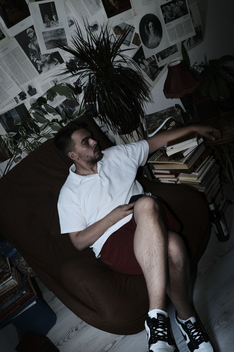  29955916  Dmitrii, 32 ,    