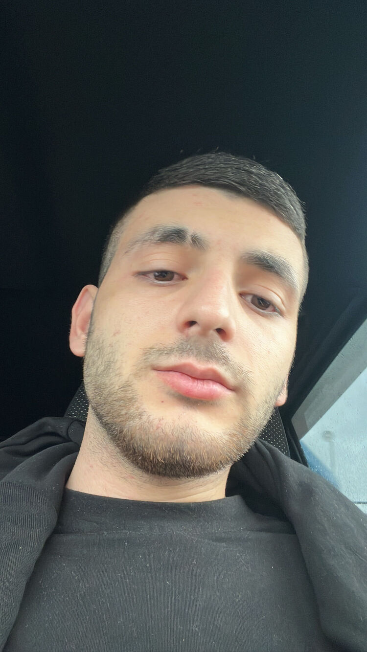  38061566  Fadogar, 25 ,    