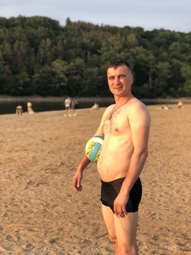  24406646  Valetin, 42 ,    Praha