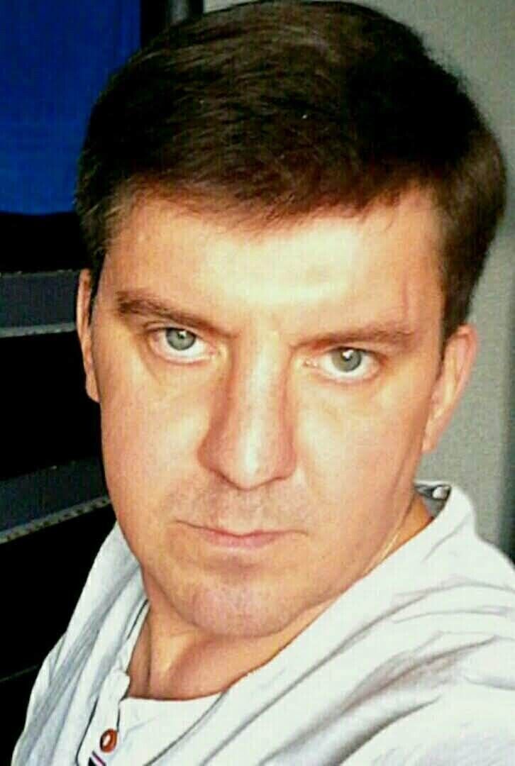  21736656  Alexander, 44 ,    