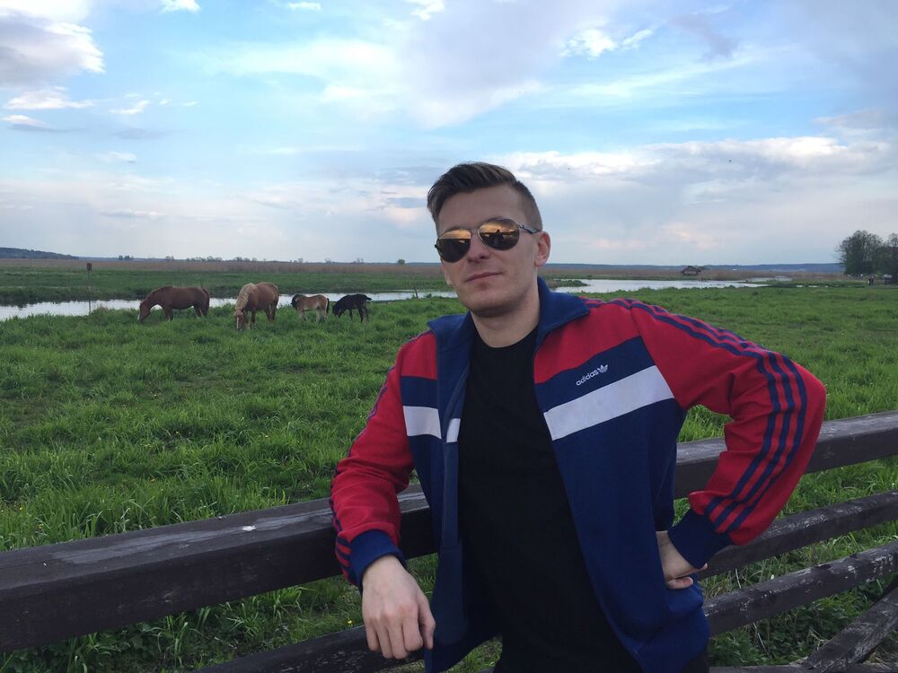 34645616  Tomasz, 37 ,    