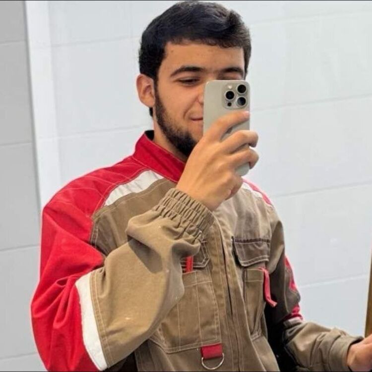  52810186  , 24 ,    