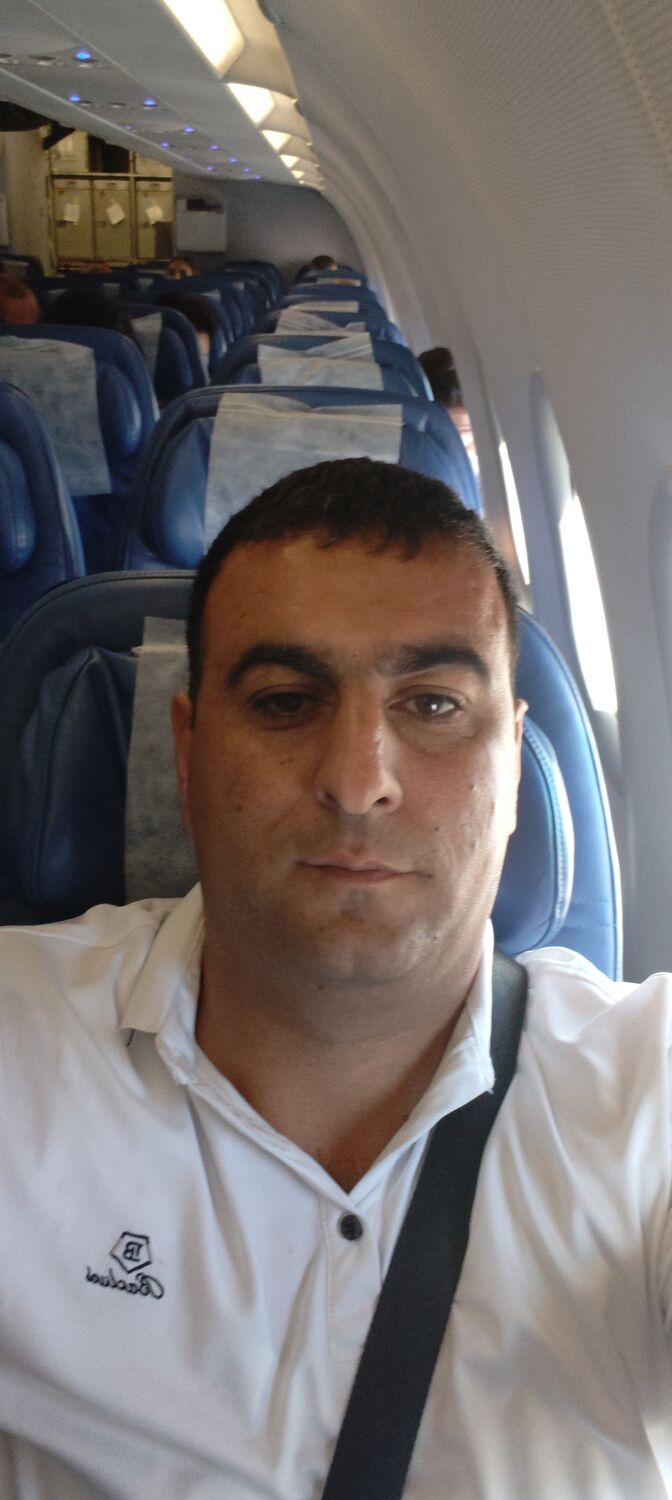  44269276  Vazgen, 34 ,    -