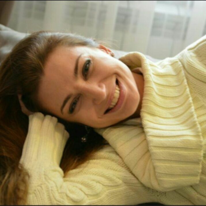  48370516  Marina, 44 ,    
