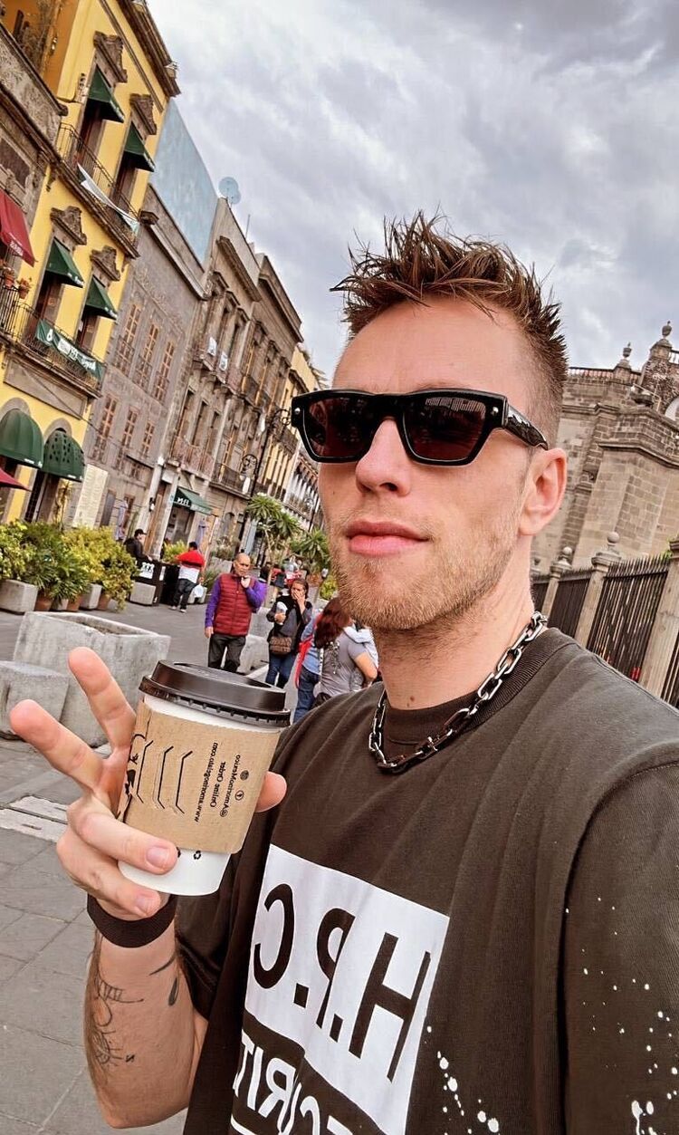  Acala del Rio,   Nicky, 37 ,   ,   