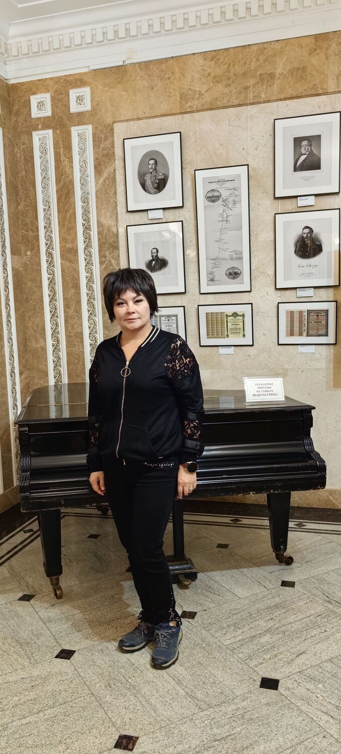 52077736  Evgenia, 49 ,    