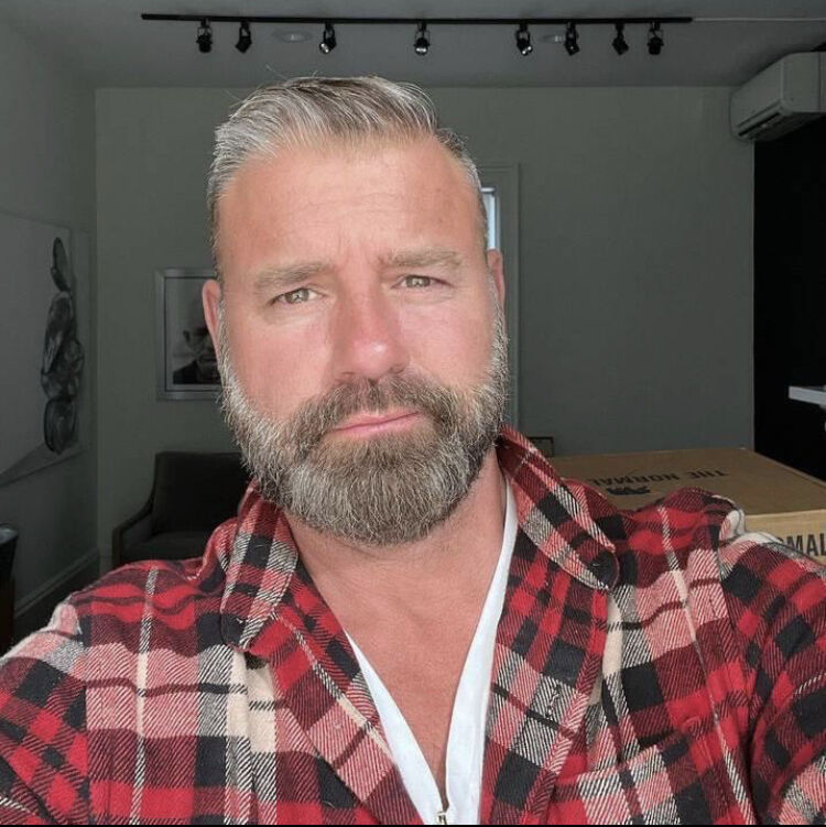  48980706  David, 48 ,    