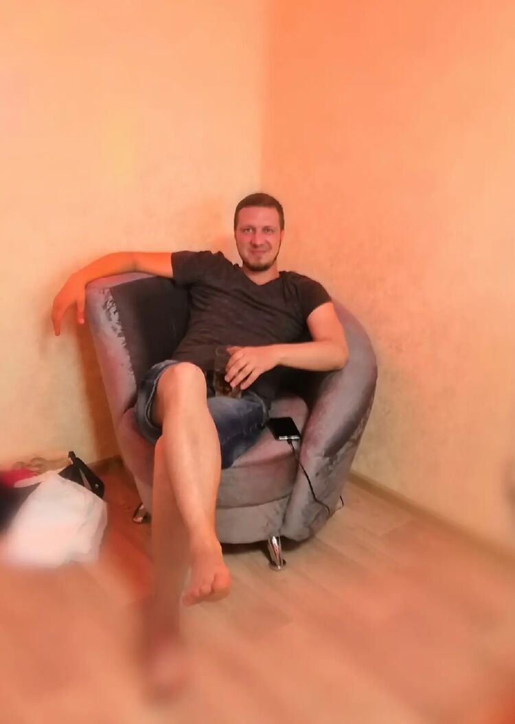  33657246  , 37 ,     