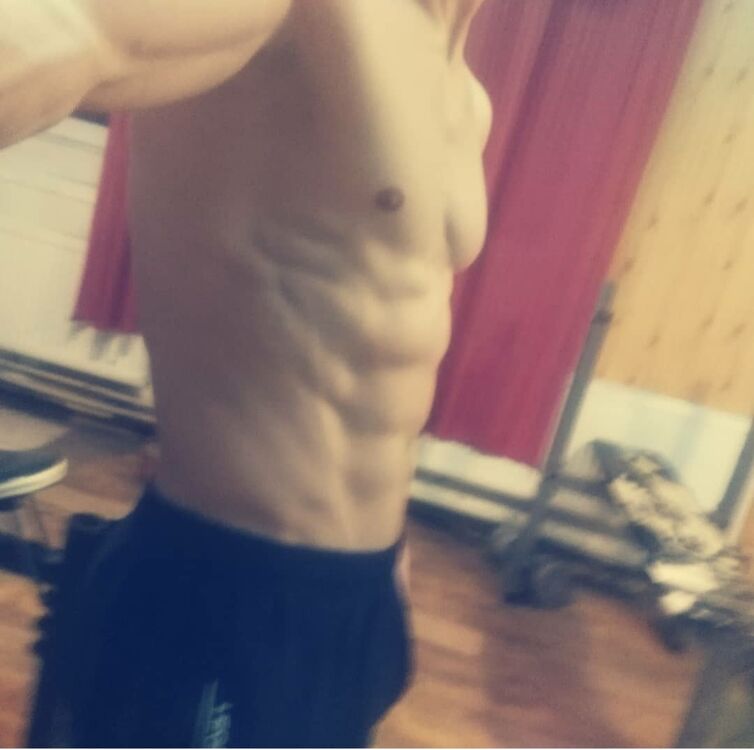  27042156  Pavel, 29 ,    
