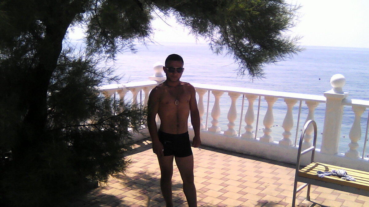  13382606  Narek, 34 ,    