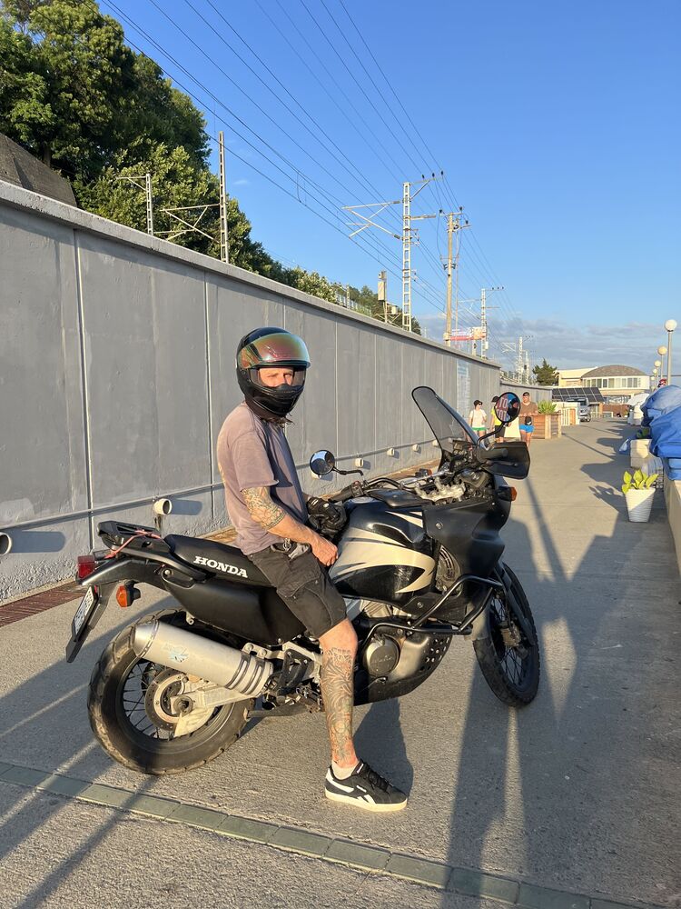  ,   Anton, 40 ,   ,   