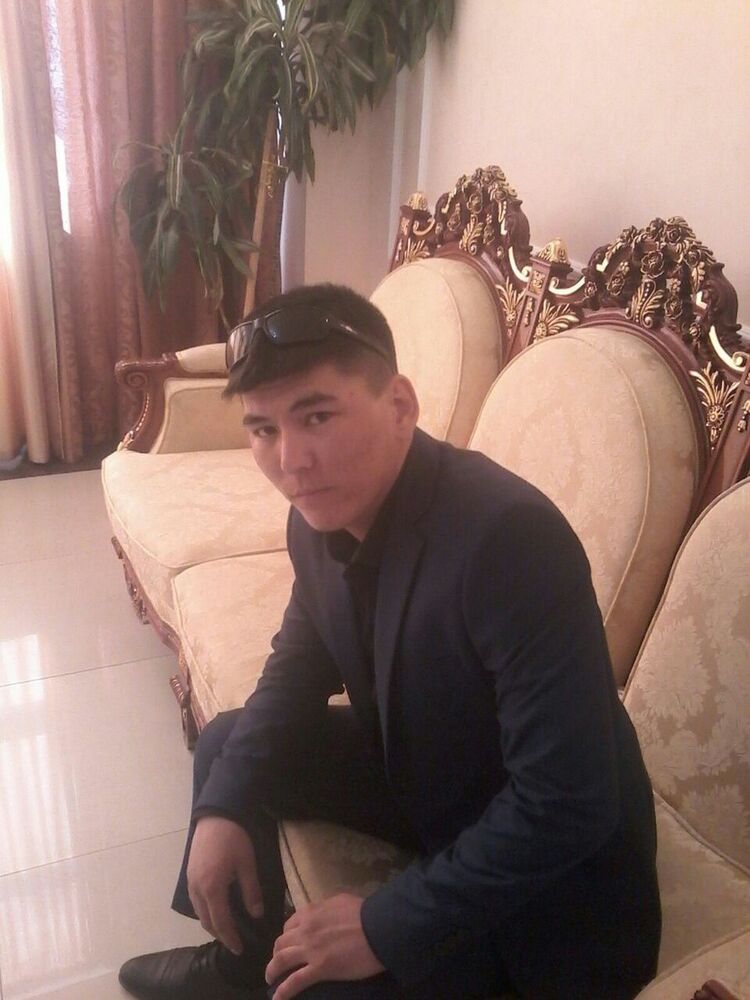  ,   Janik, 39 ,   ,   , c 