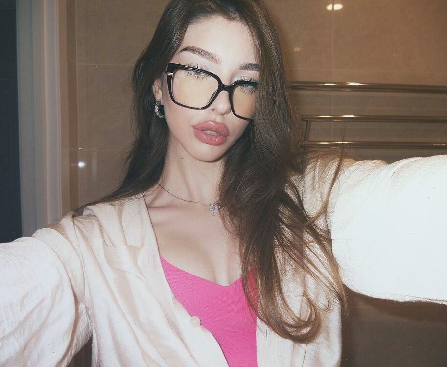  52063256  , 26 ,    -