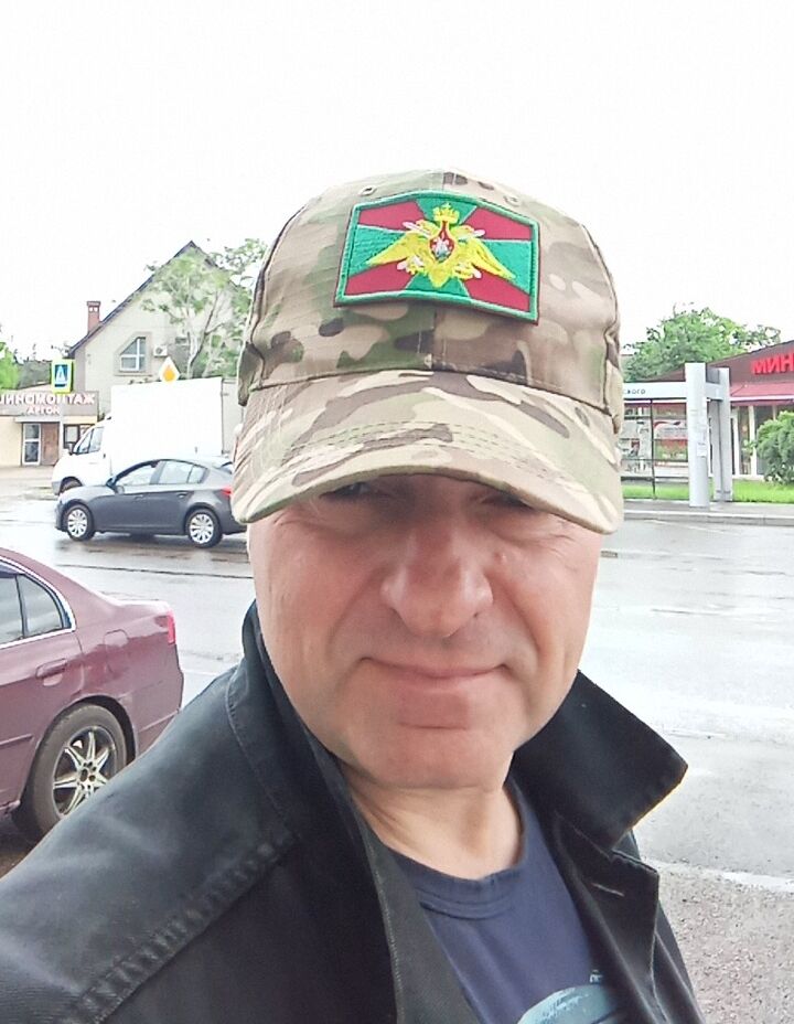  44693576  Sergio, 43 ,    