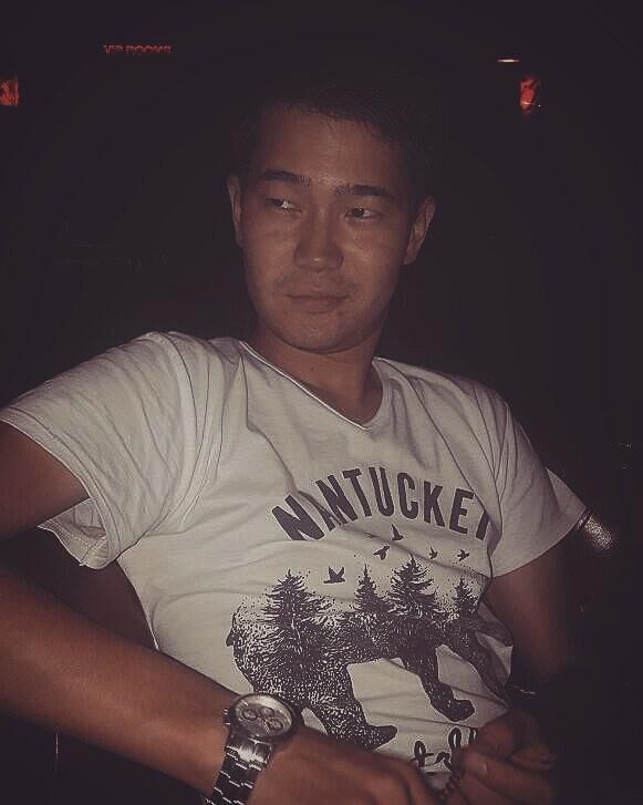  24141836  Artur, 33 ,    