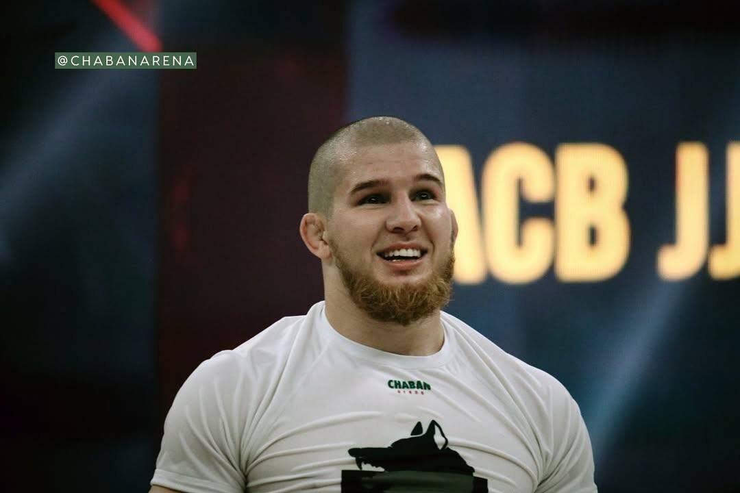  54538976  Yusuf, 23 ,    -