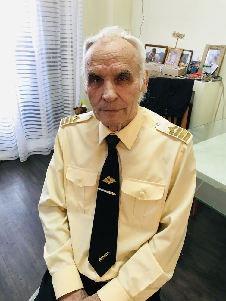  22379526  Ը, 84 ,    