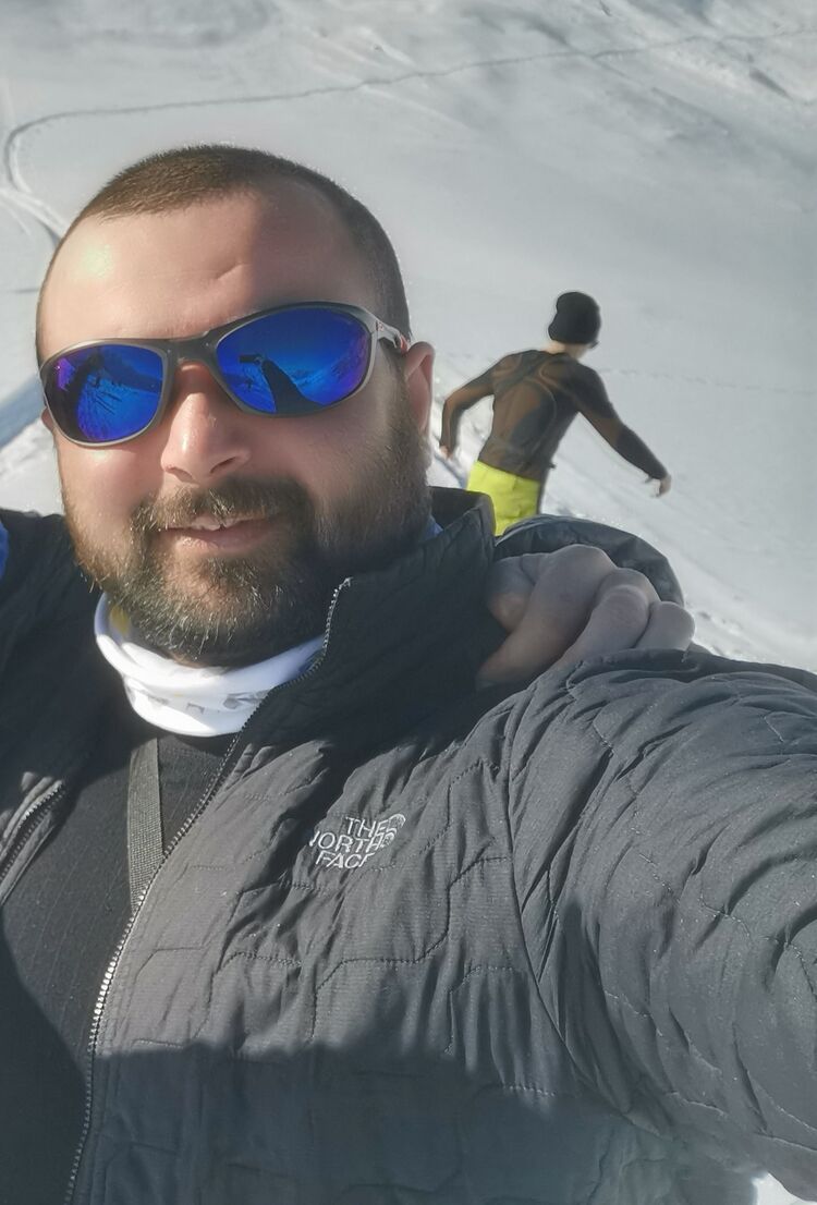  23567446  Guro, 36 ,    