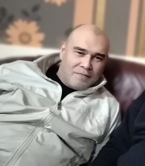  51945616  Alexander, 43 ,    