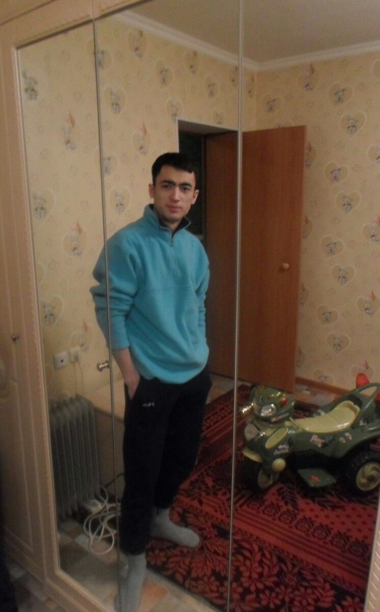  6906516  Bek, 39 ,    