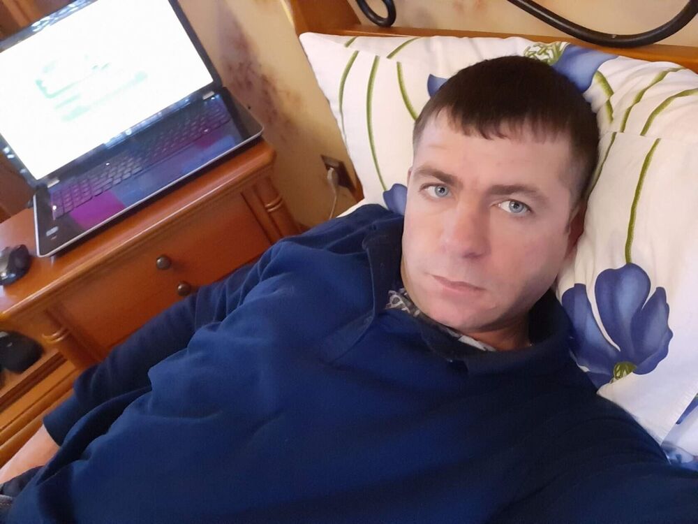  22922796  Dima, 41 ,    