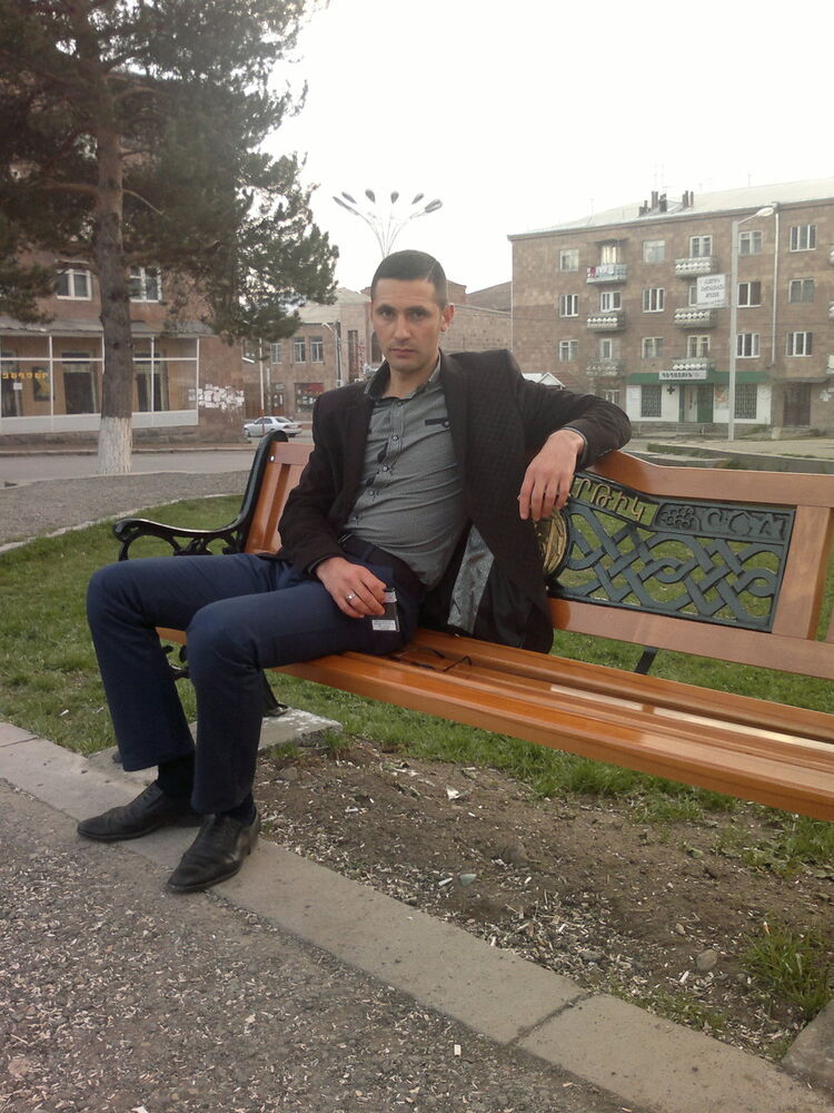  ,   Sargis, 32 ,   ,   , c 