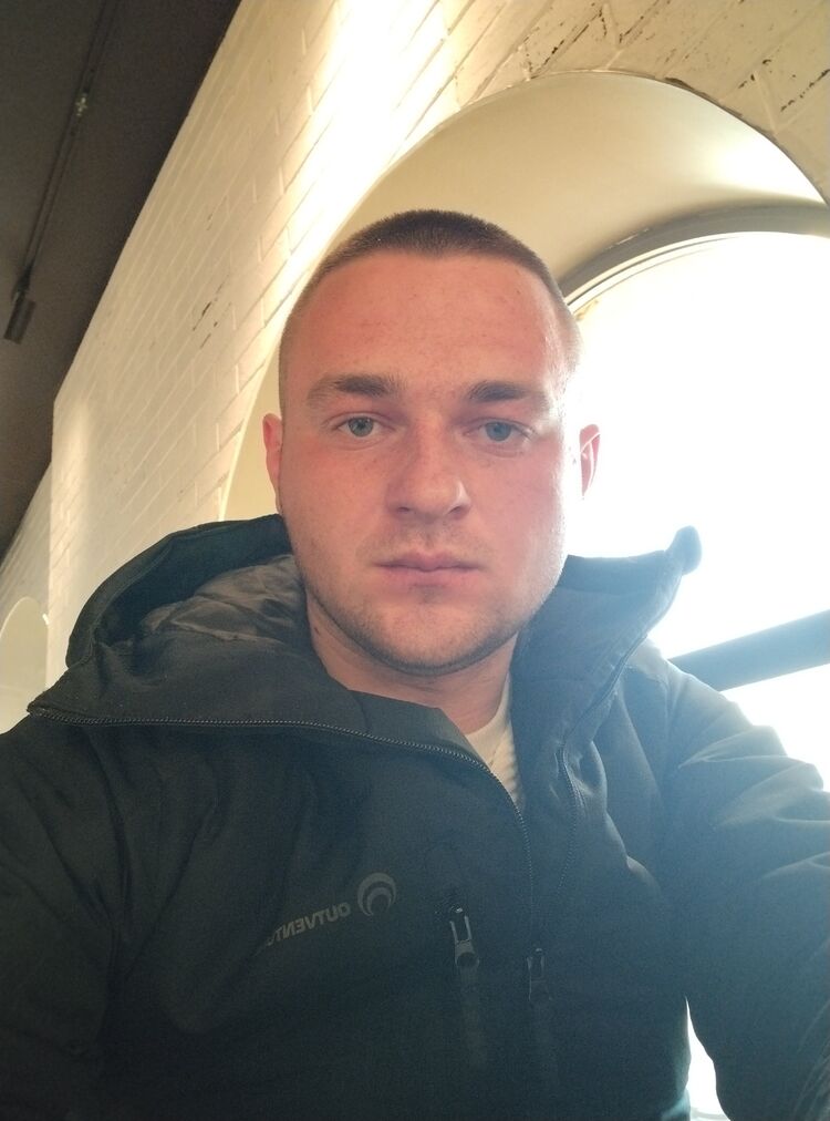  ,   Artyom, 27 ,   ,   