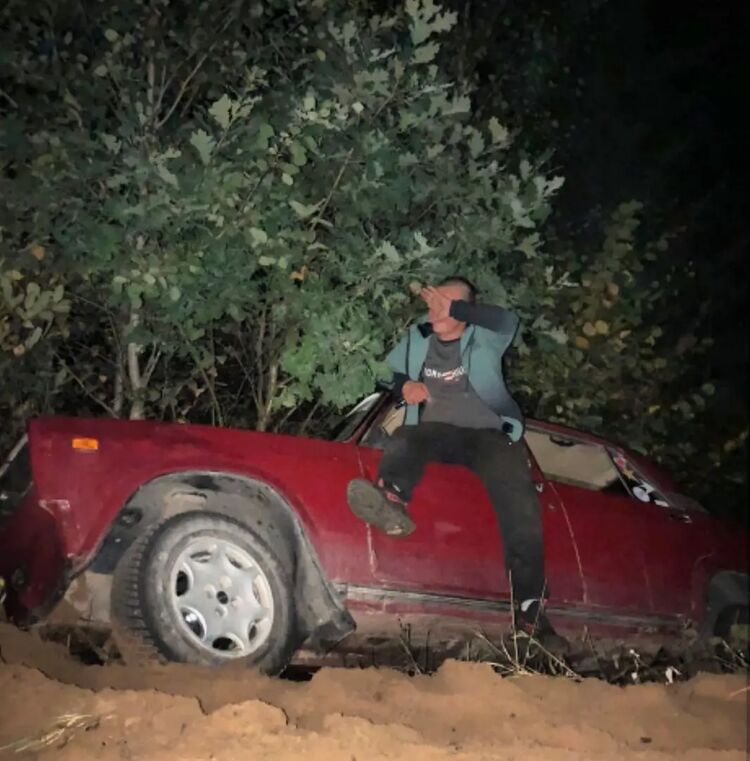  53781456  Konstantin, 26 ,    