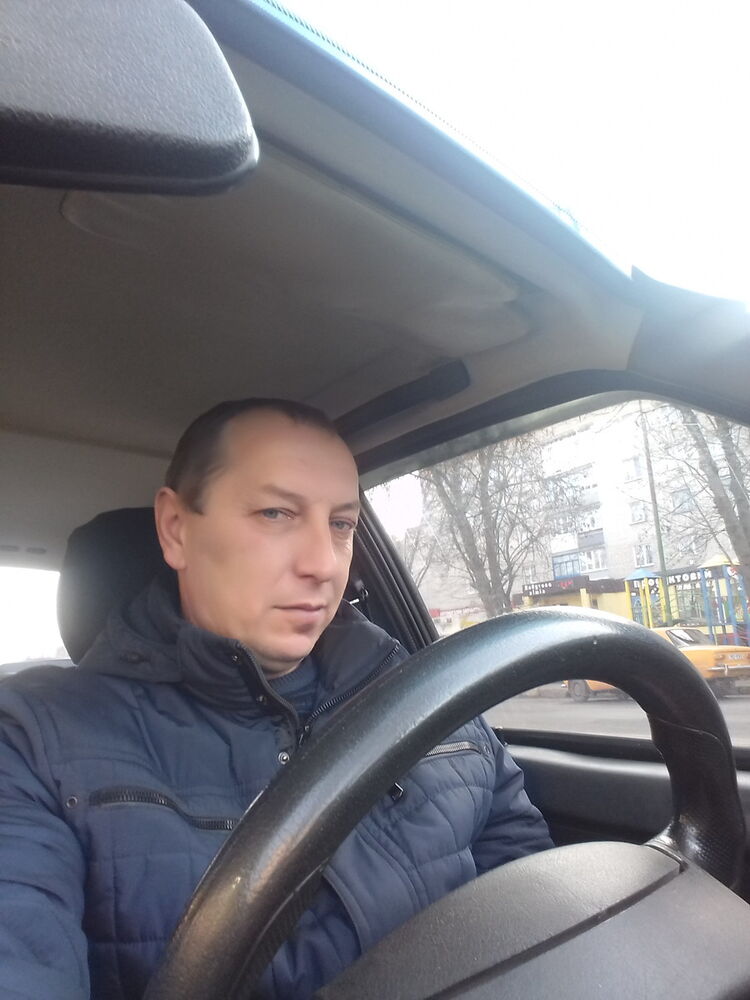  19696326  Slavik, 51 ,    