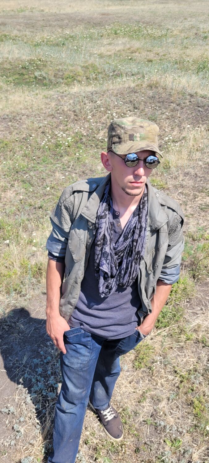  44633796  Alecsbo, 25 ,    