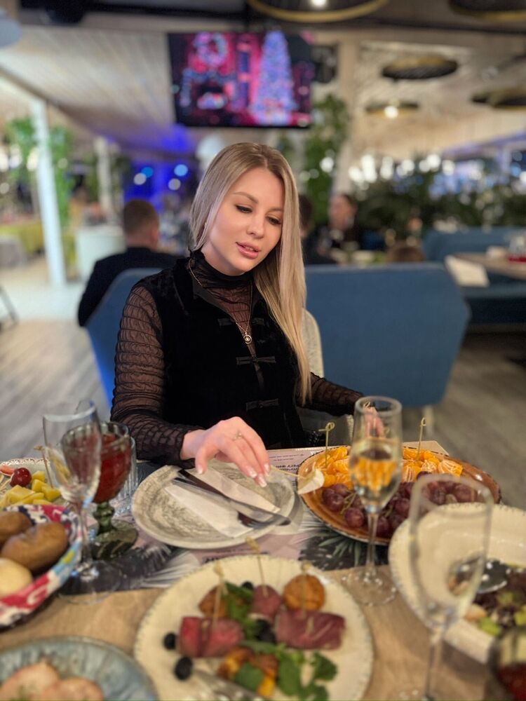  54702536  , 37 ,    -