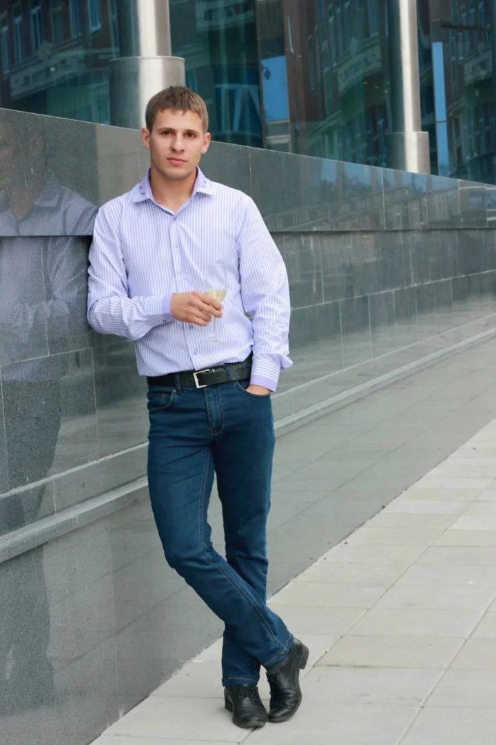  ,   Mart, 43 ,   