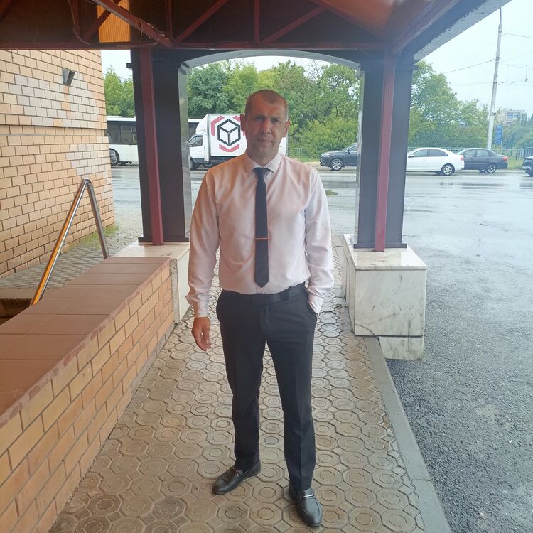  53046536  Artem, 39 ,    