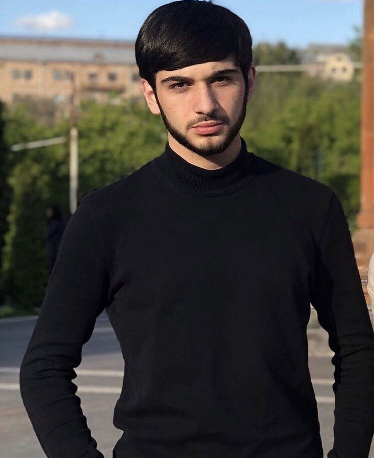  30071776  Hayk, 23 ,    
