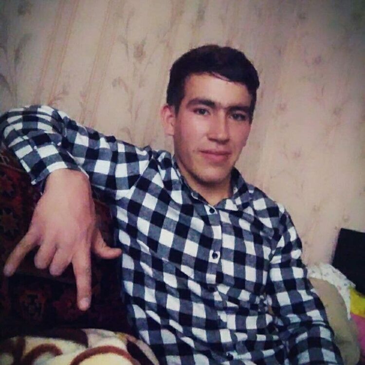  52133596  Erkin, 27 ,    -