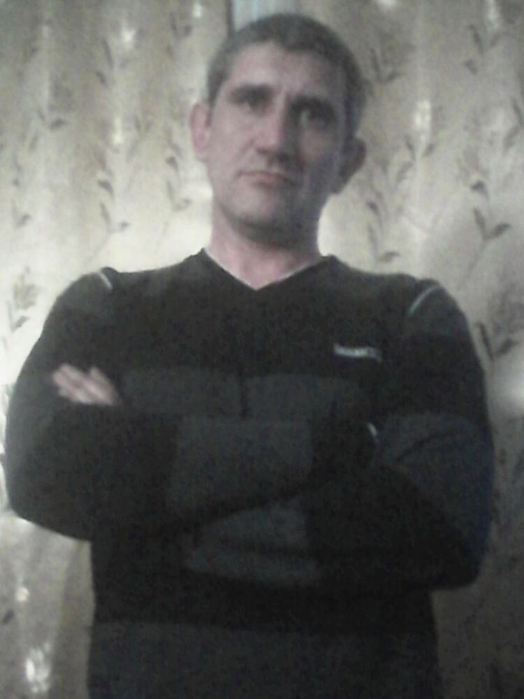  ,   Viktor, 46 ,   