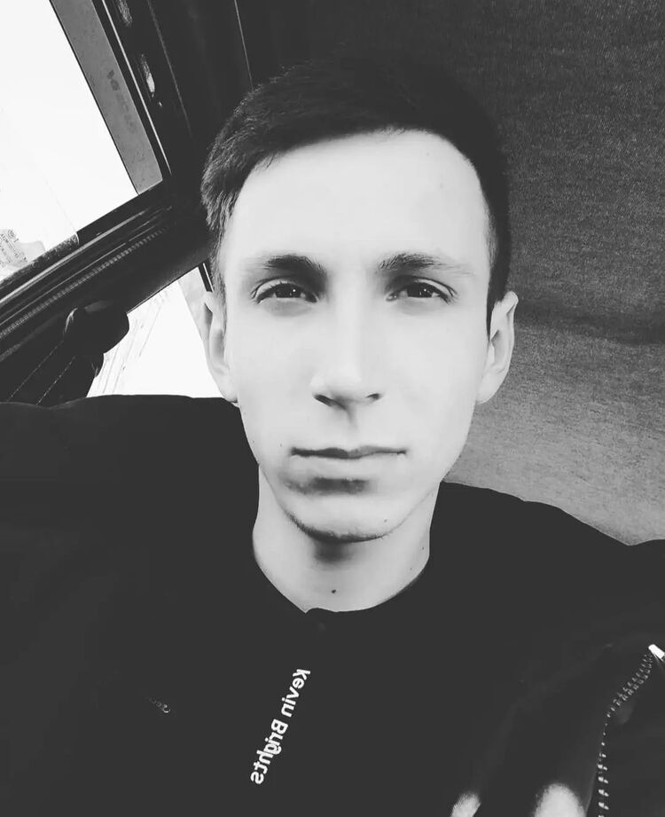  28252346  Vladislav, 28 ,    