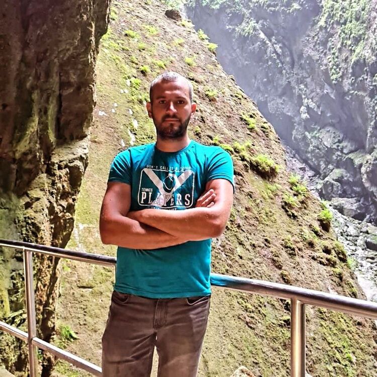  53341346  Vanja, 28 ,    