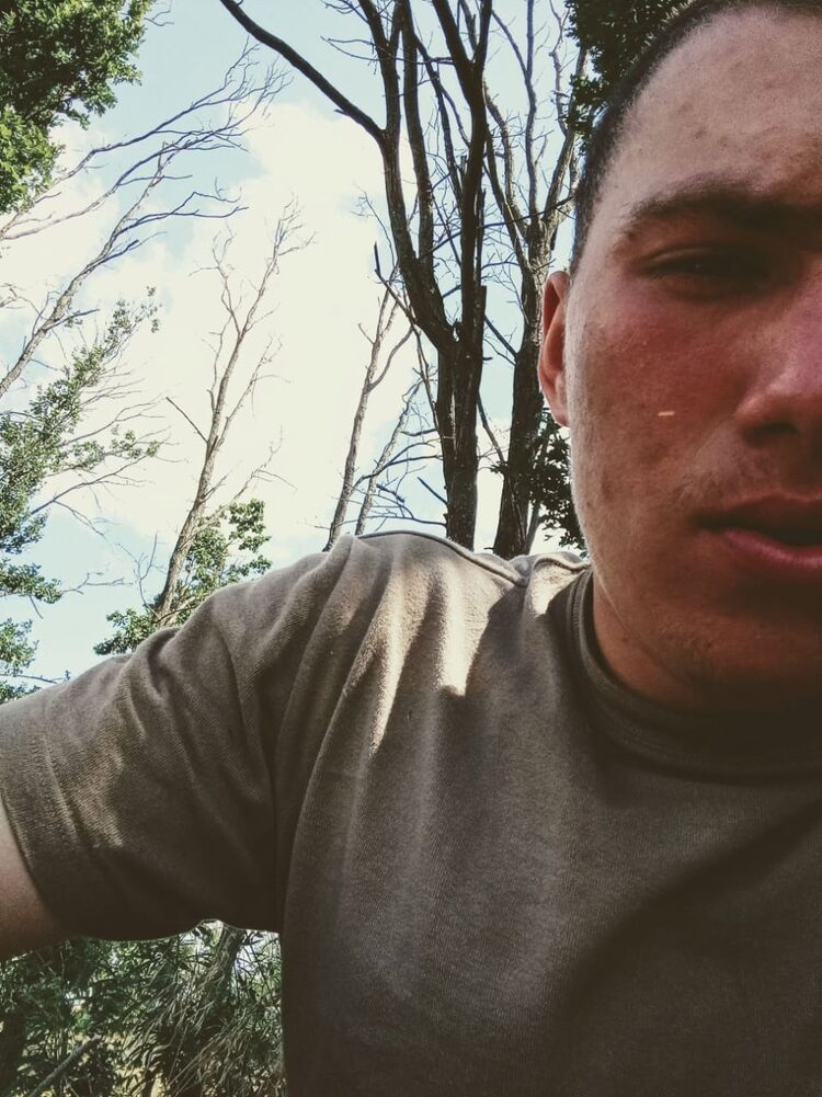  37417346  , 22 ,    