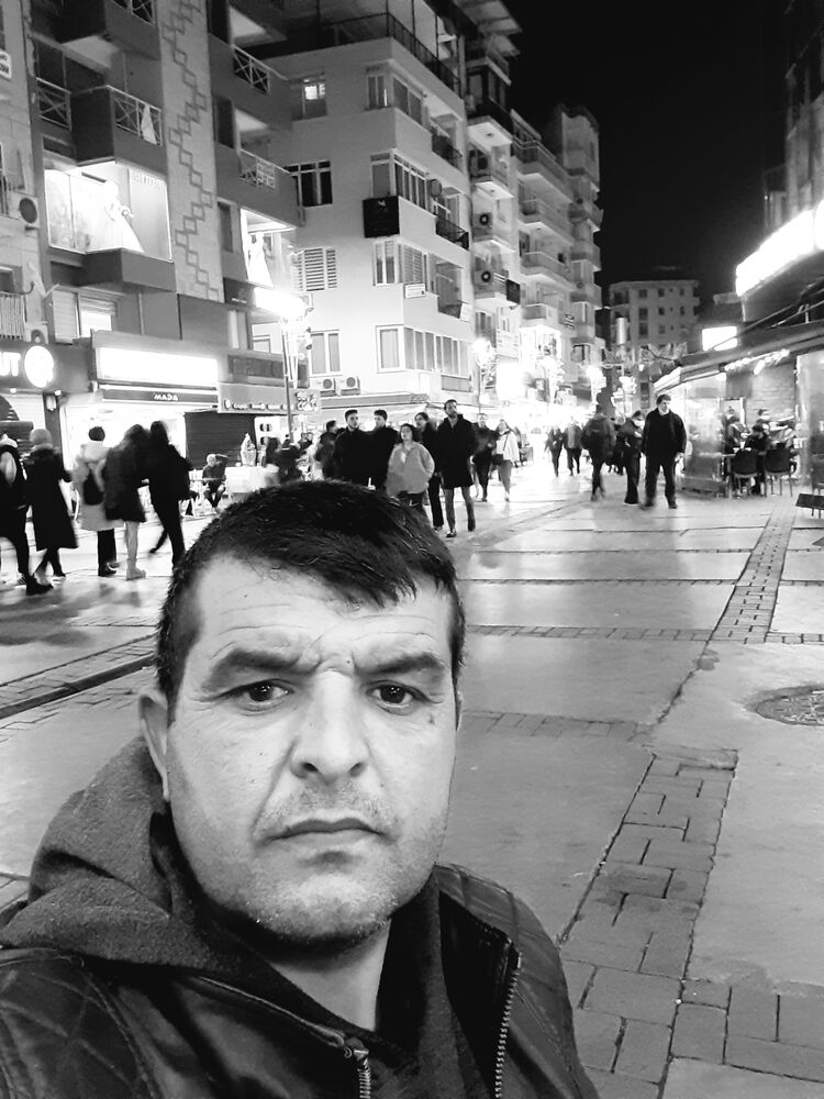  ,   Ali, 45 ,   ,   