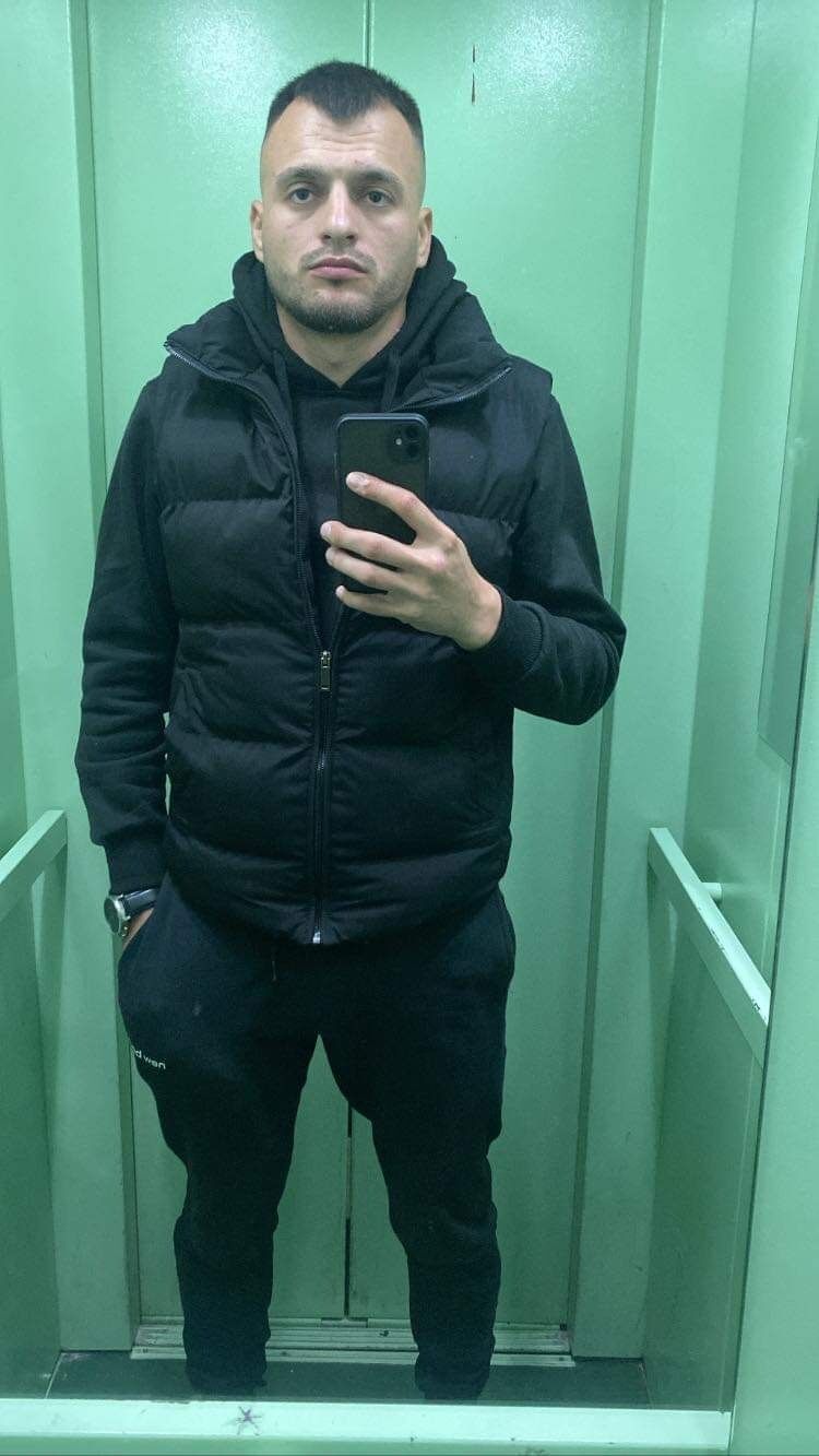  37428276  , 26 ,    