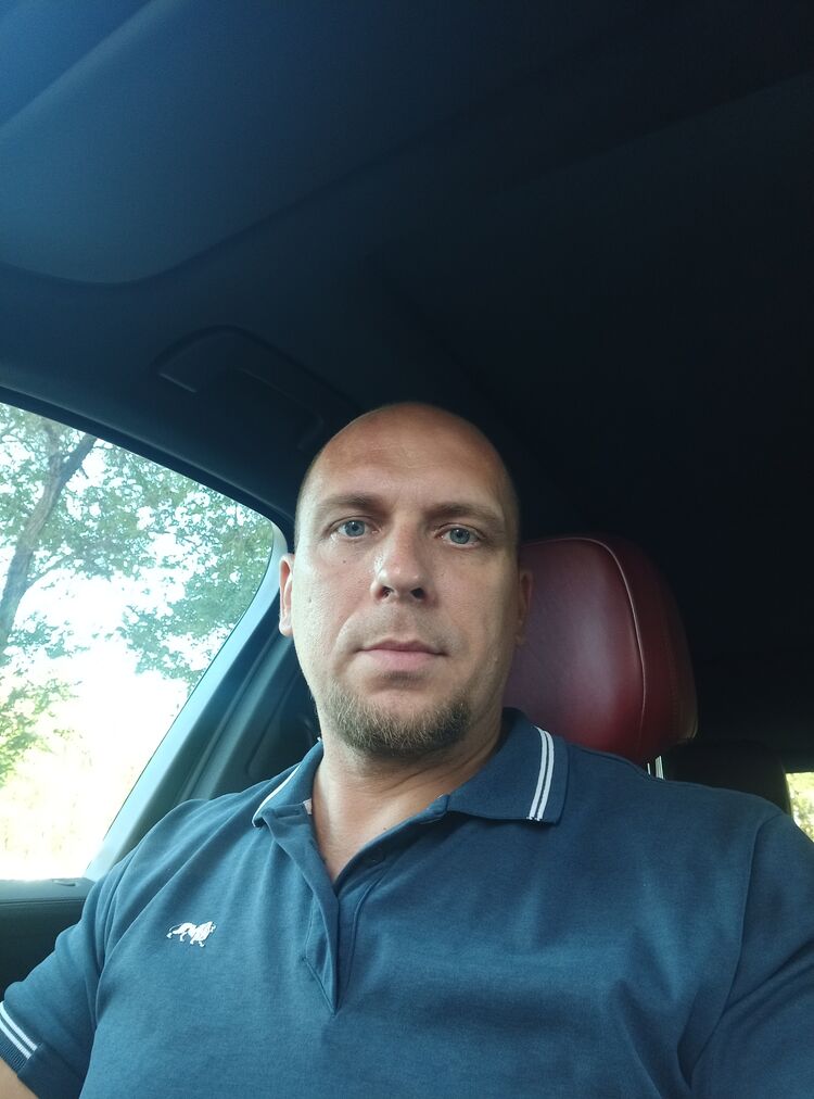  ,   Masseur, 37 ,   ,   , c , 