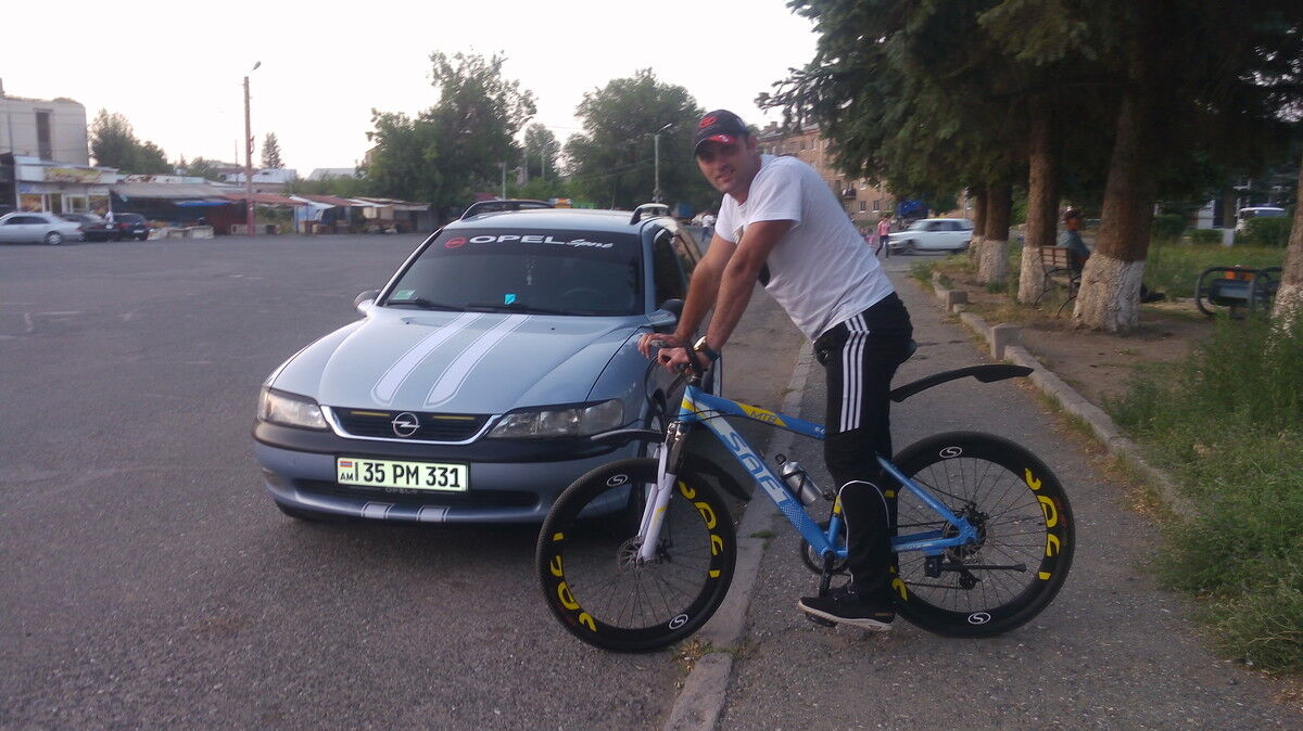  18492116  ARTYOM, 35 ,    